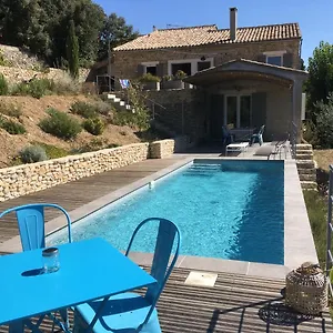  Hébergement de vacances Les Escoulaires